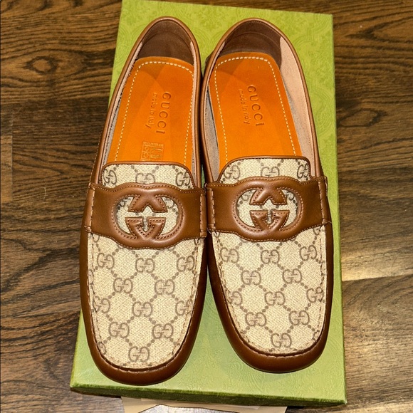 Gucci men’s leather Interlocking G Driver - Picture 1 of 6